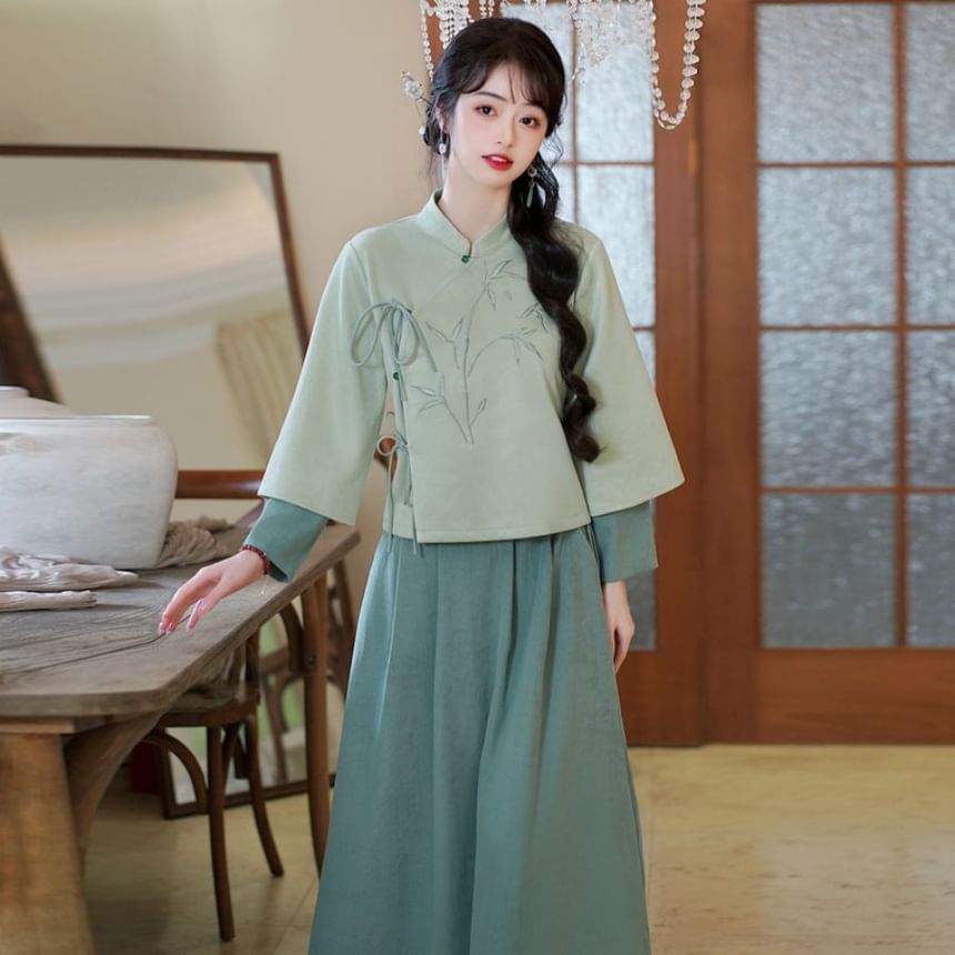 Fioridi - Hanfu-top met lange mouwen, geborduurd met bloemenmotief en knopen, / Effen midi-A-lijn rok met hoge taille
