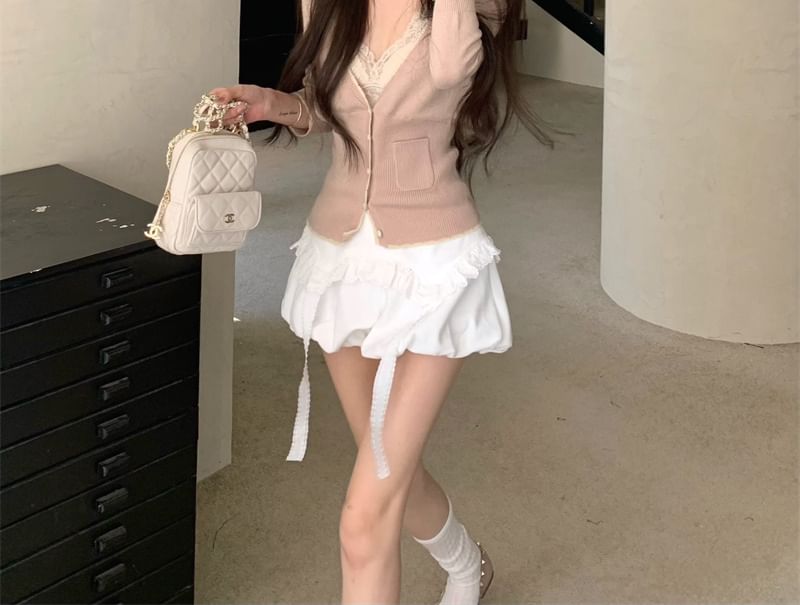 Metonymph - 3/4 mouw V-hals effen crop cardigan / kanten cami top / middelhoge effen shorts