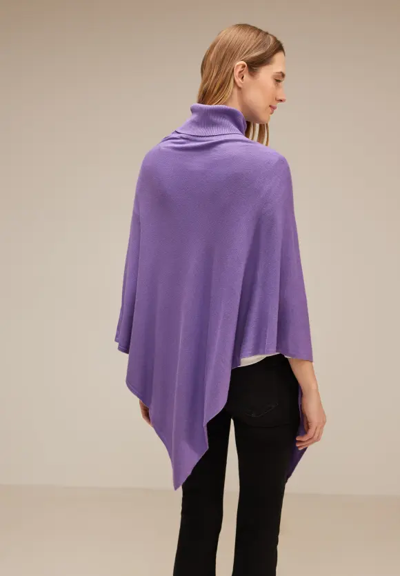 Strickponcho mit Rollkragen - lupine lilac