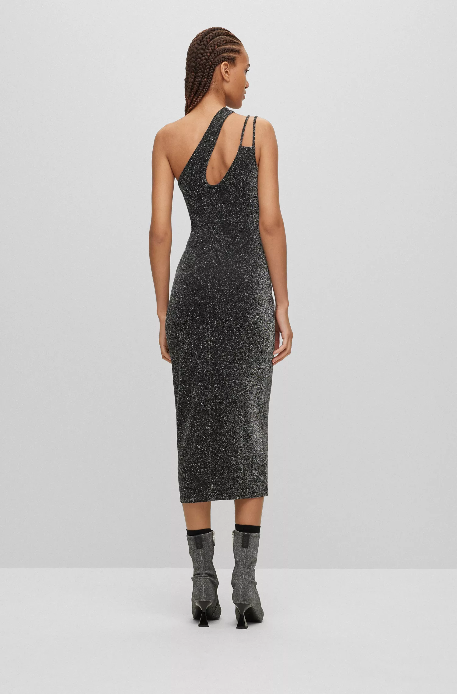 Vestido midi assimétrico HUGO vermelho com glitter e alça com logo.