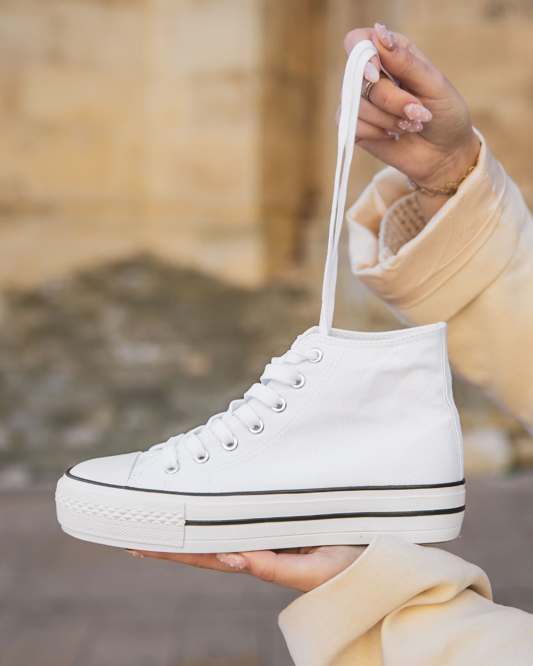 Basket femme blanche montante en toile - Delphine