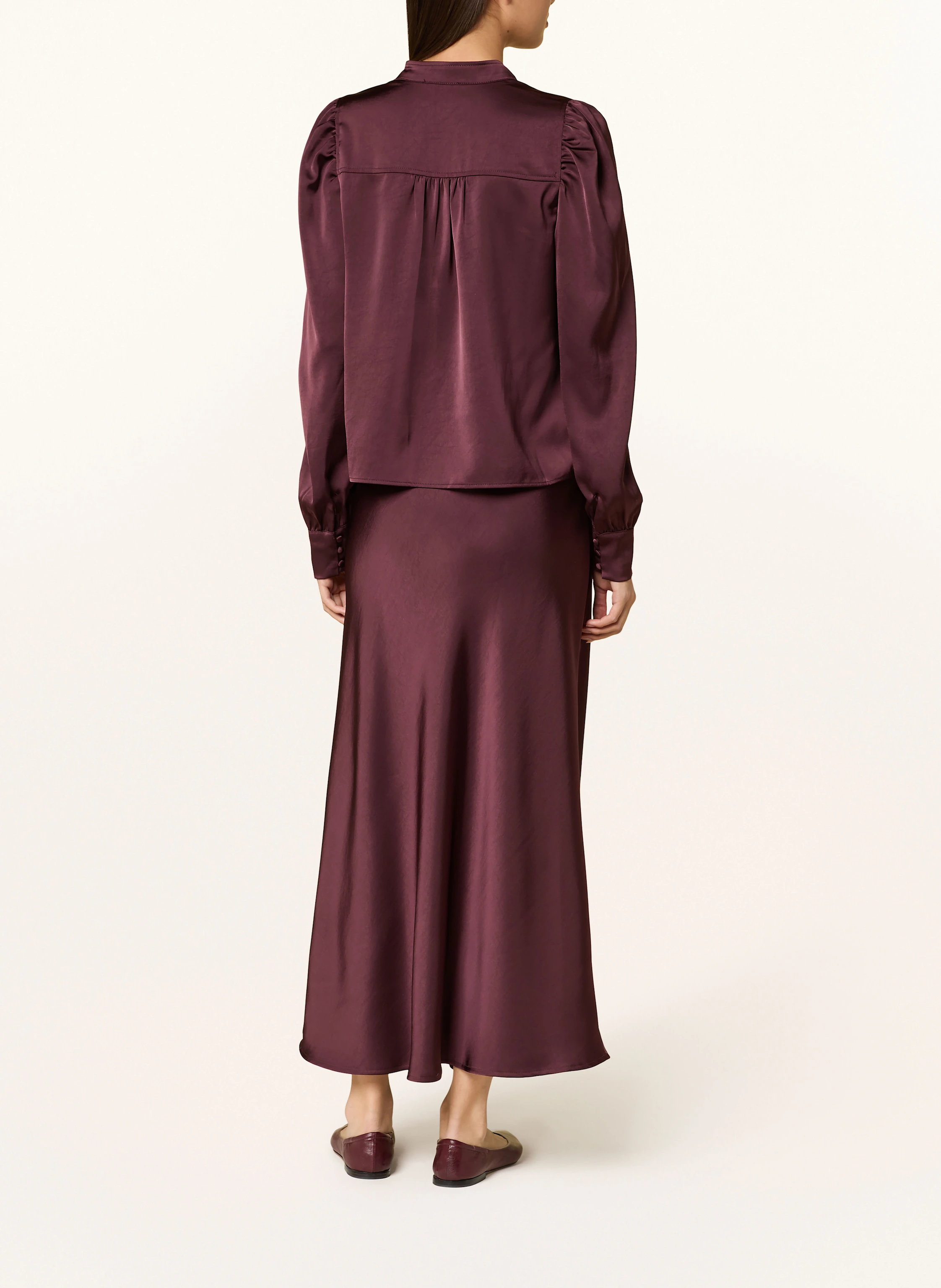 NEO NOIR Blusenshirt ROSSLYN aus Satin