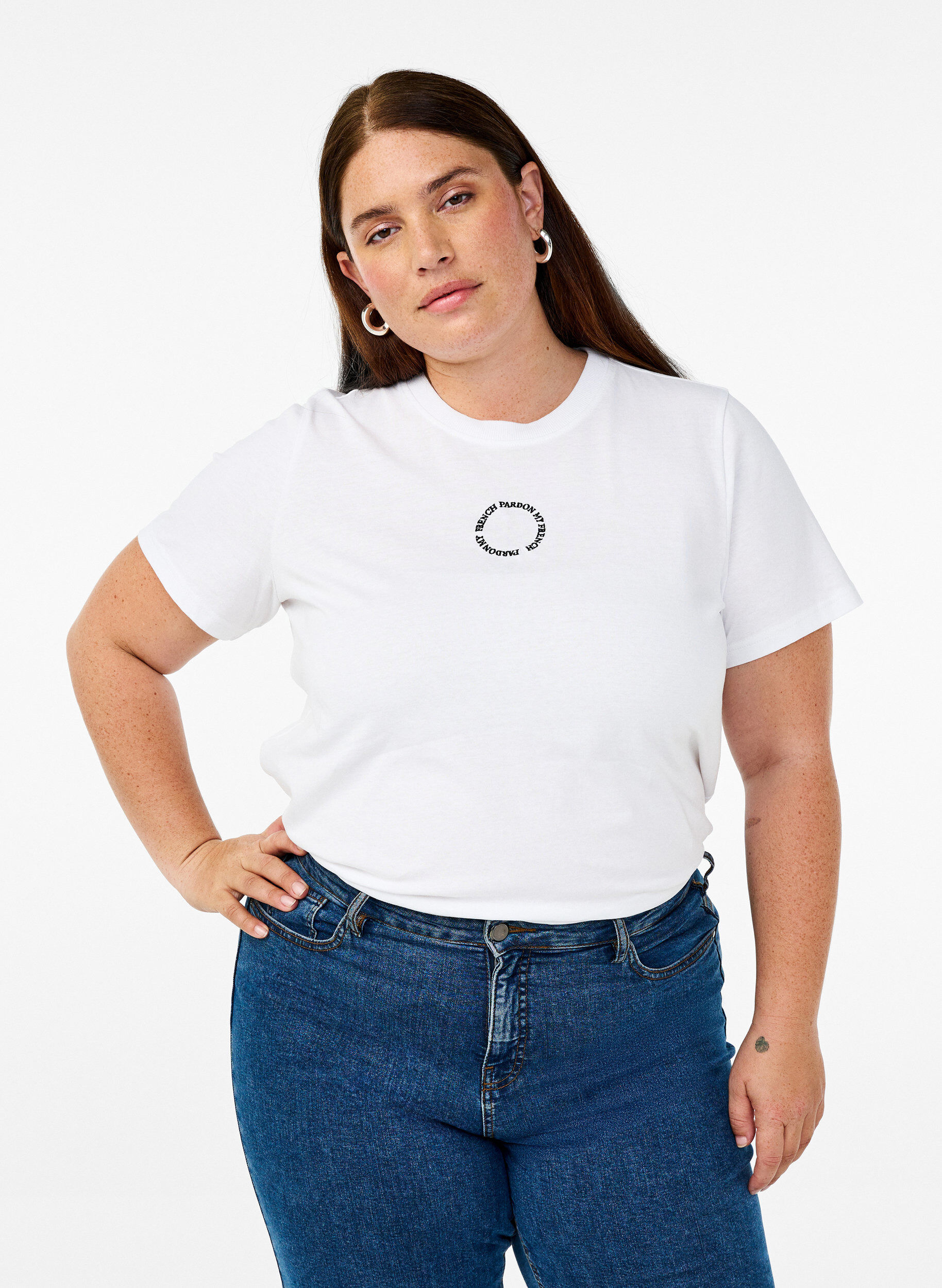 Bomulds t-shirt med broderidetalje