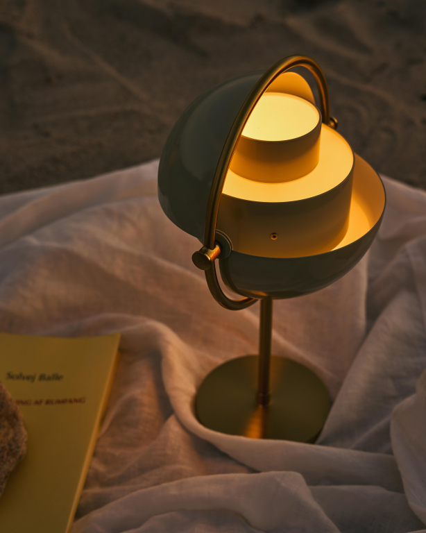 Gubi Multi-Lite portable led oplaadbaar pastelgrijs