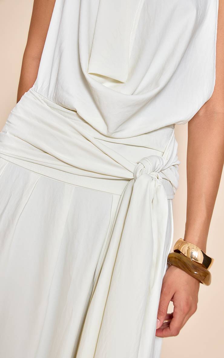 Crème Robe Longue Fluide Tissée À Col Bénitier Et Dos Échancré