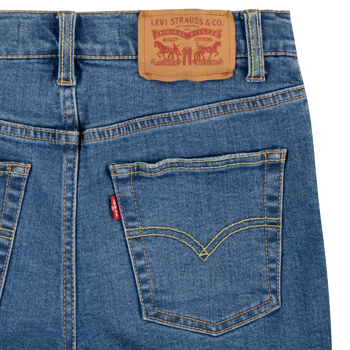 LEVI'S KIDS<br>Shorts jeans com corte 501
