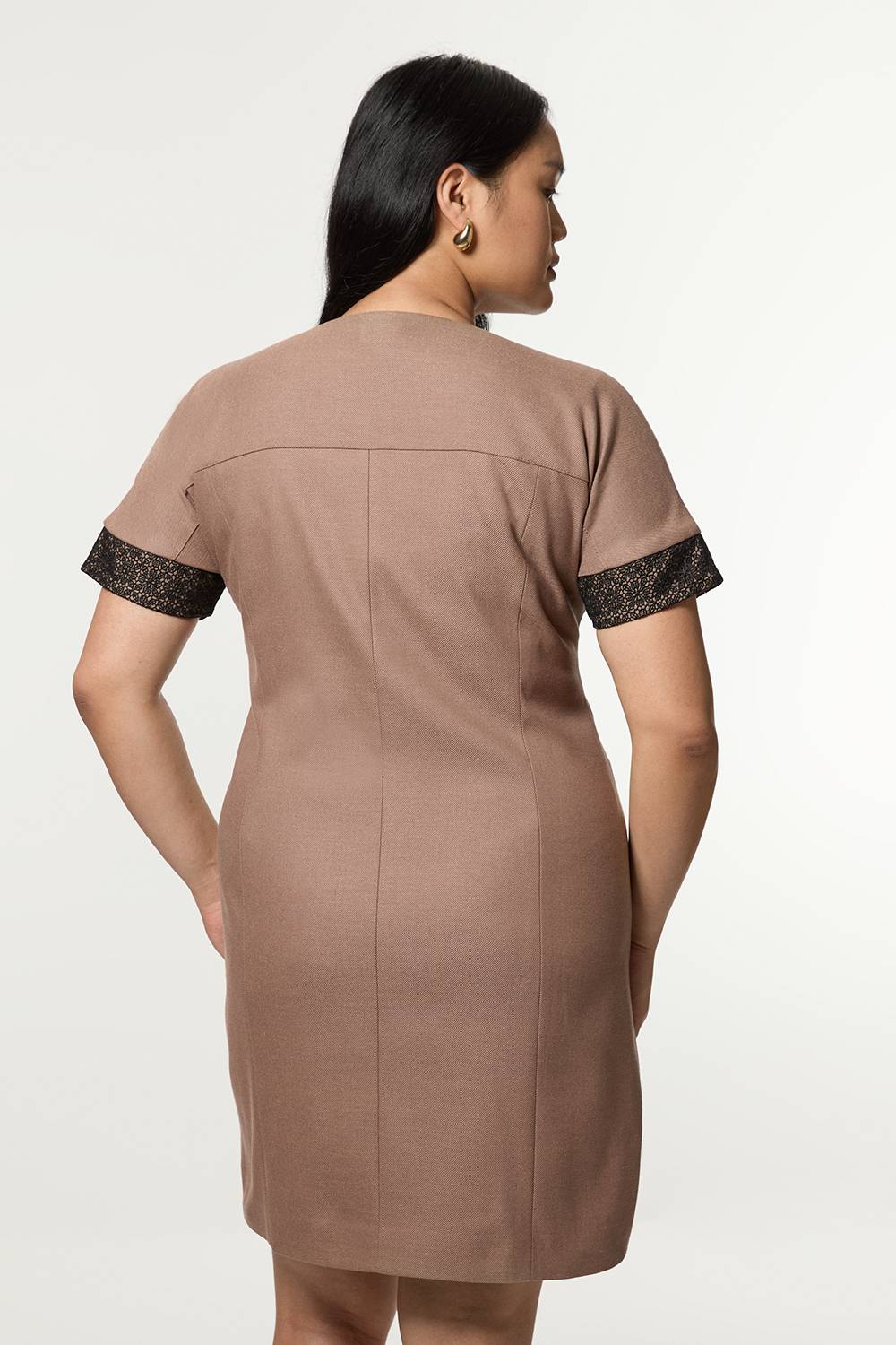 KarenMillen Robe mini grande taille sur mesure en sergé et mélange de dentelle à zip frontal