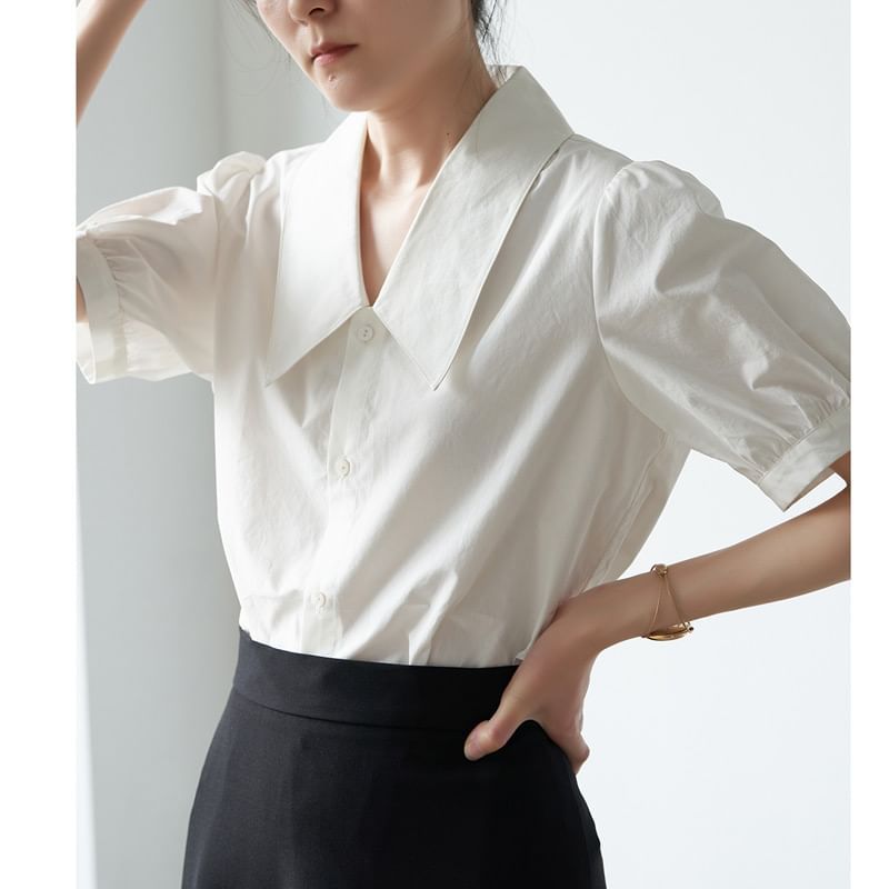 Shinsei - Blouse met korte mouwen en V-hals