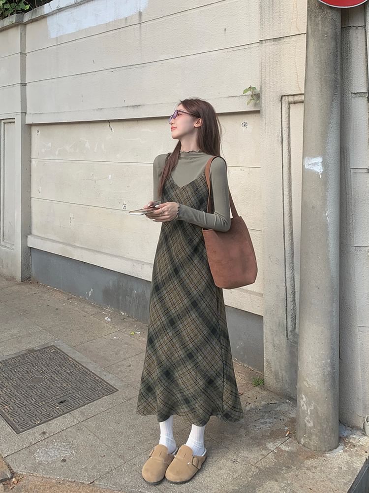 Monroll - Lange mouwen, effen top met mockneck / geruite maxi-A-lijnjurk met spaghettibandjes en V-hals