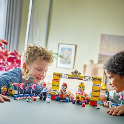 LEGO Super Mario 72036 Mario Kart – Baby Peach og Grand Prix