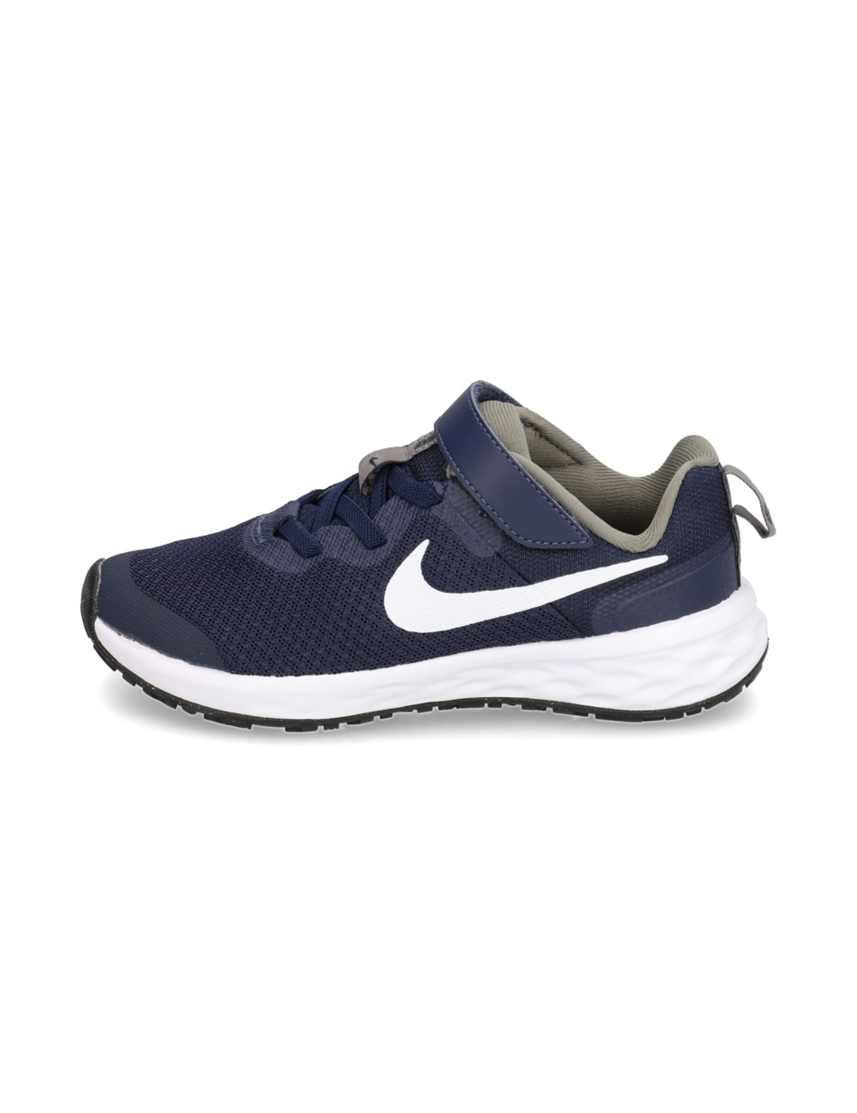 Nike Revolution 6