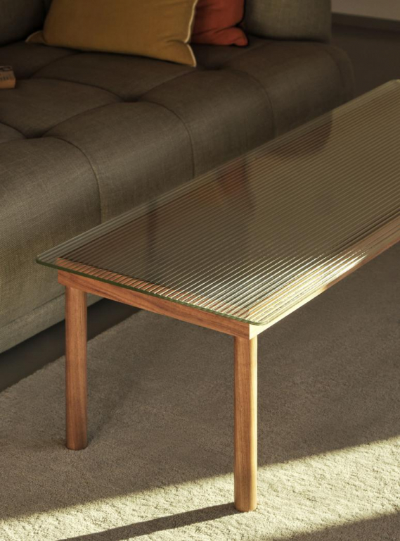 Hay Kofi salontafel gelakt eiken 140x50 geribbeld glas