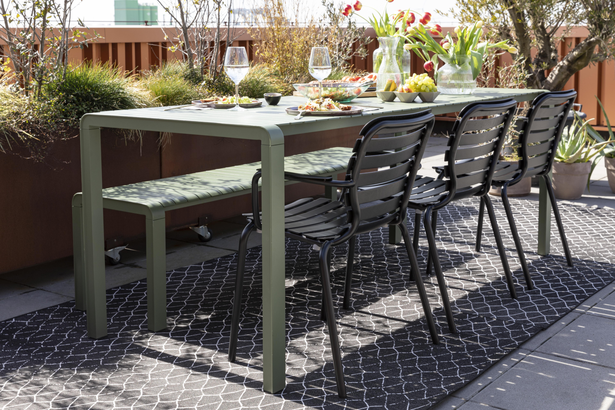 Zuiver Vondel Tuinstoel Met Armleuning Zwart