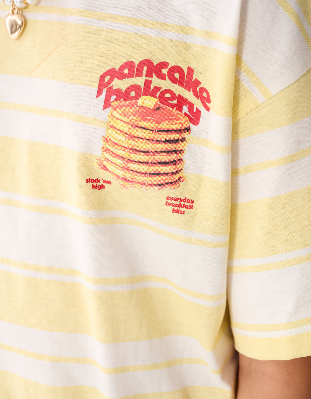 Pancake Bakery Artwork T-shirt Lichtgeel