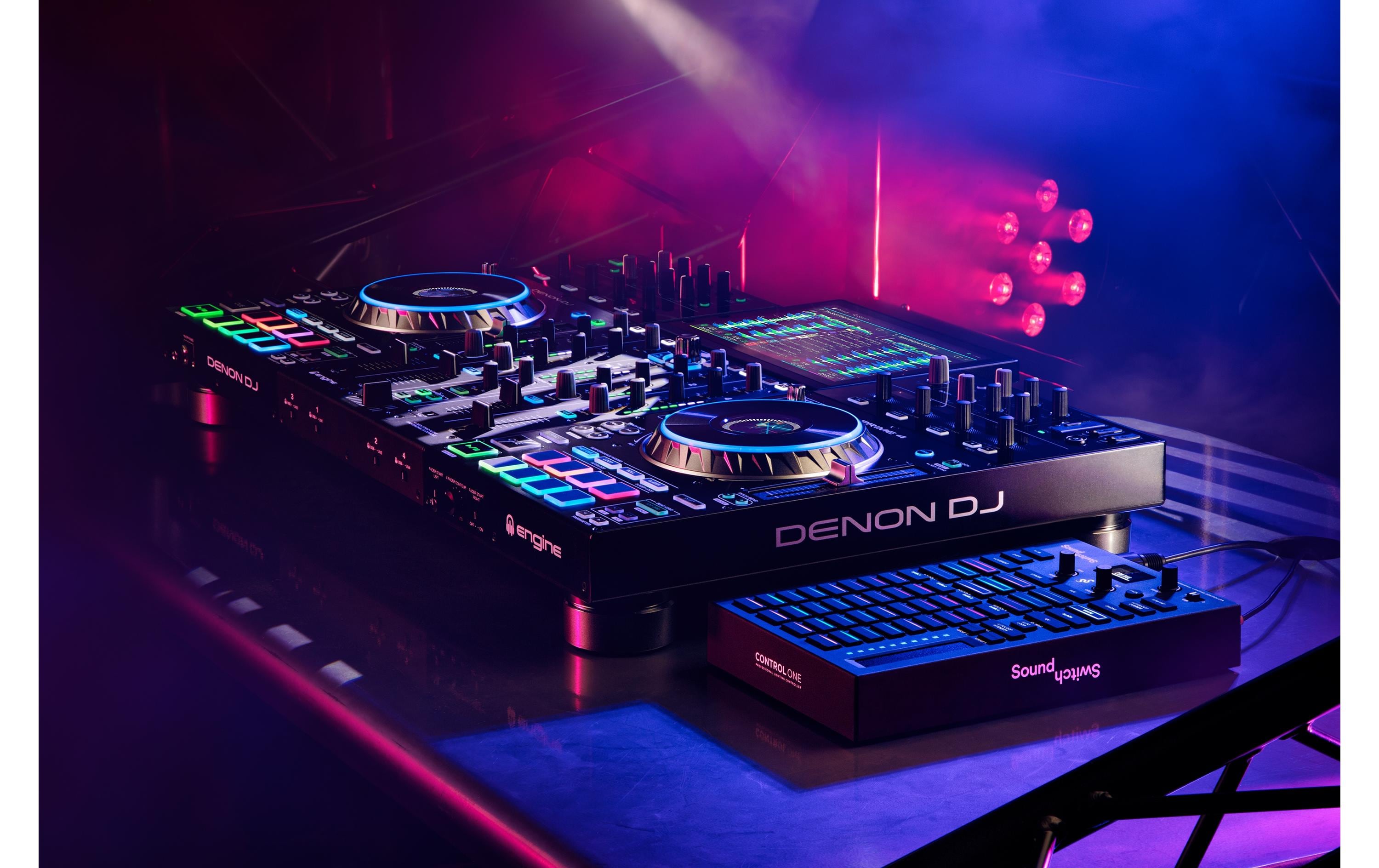 Lichtsteuerung Control One<br>Lichtsteuerung für DJs