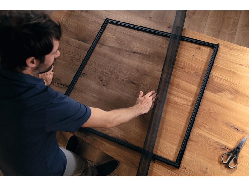 tesa Grössenverstellbares Fliegengitter FALT Fenster, Weiss Faltbarer Insektenschutz für Fenster 80 x 80 cm bis 140 x 140 cm
