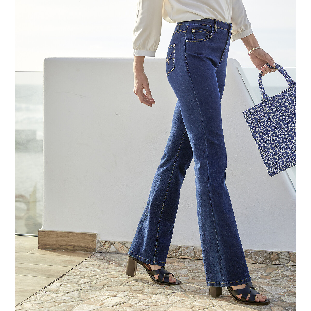 ANNE WEYBURN<br>Calças Bootcut