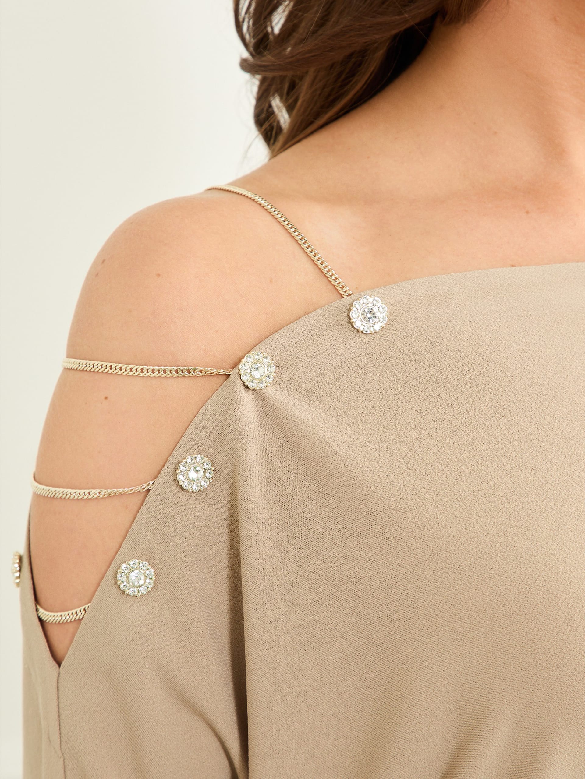 Top Adri com detalhes em joias