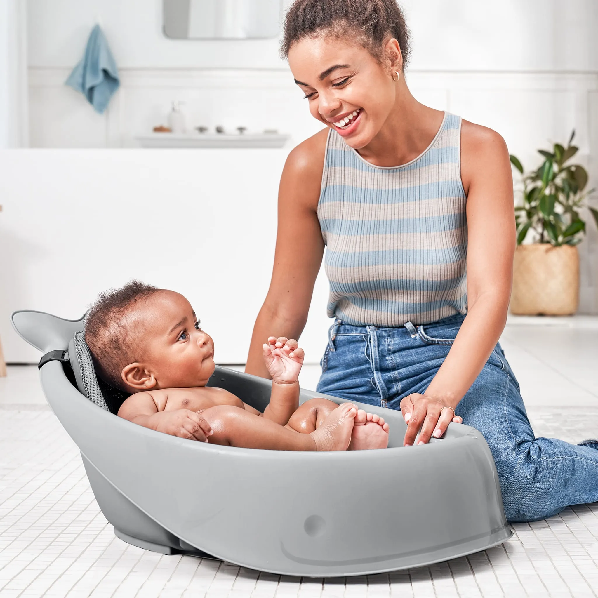 Skip Hop Bain 3 En 1 Smart Sling - Baleine Grise