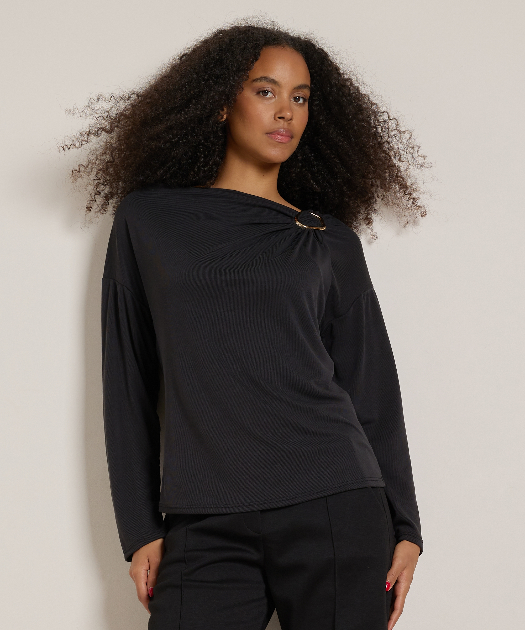 uni top met broche