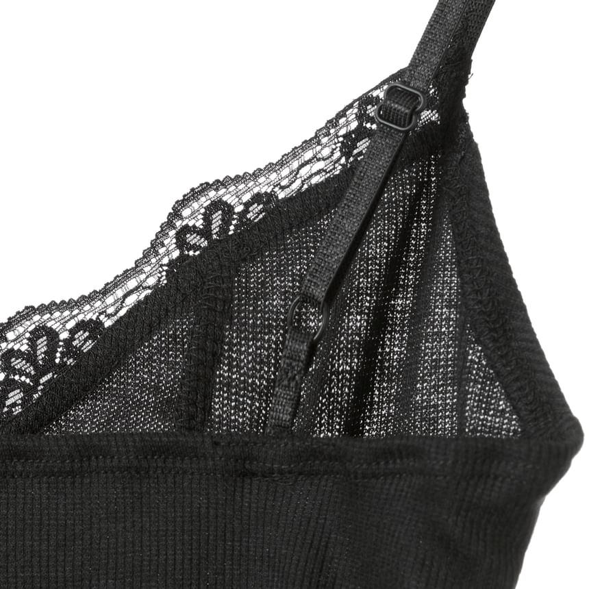 Smackthat - Mini-bodyconjurk met spaghettibandjes en kant