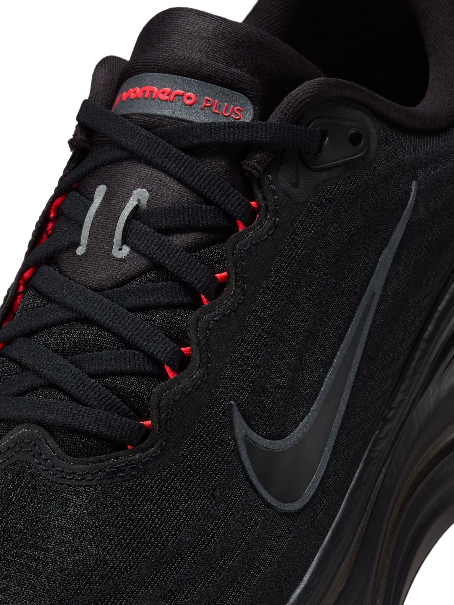 Zwart/rood - Nike Vomero Plus Running Trainers