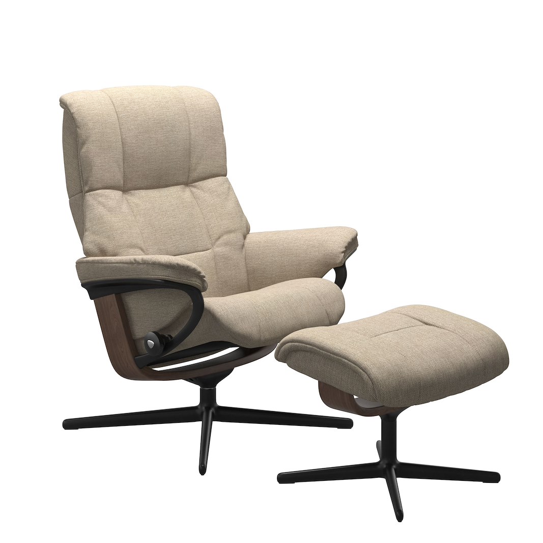 Mayfair (M) Cross lenestol med krakk Tekstil Daisy Beige og Cross understell i valnøttbeiset og sort.