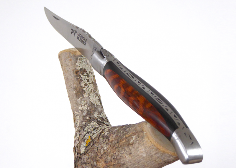 Couteau Laguiole bombé avec un manche en Ebène et Amourette et mitres inox
