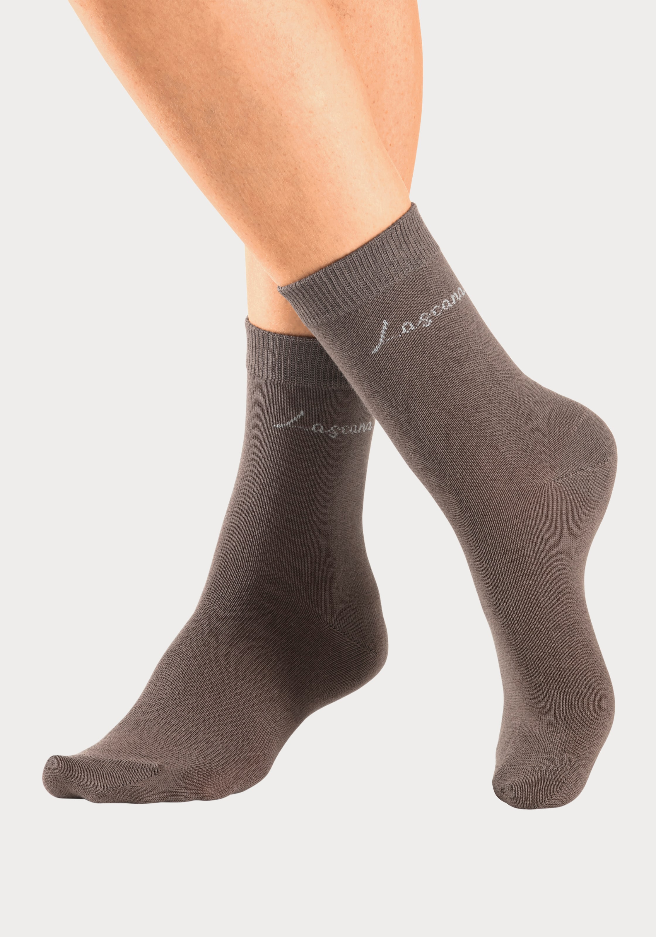 LASCANA Basicsocken Box, 4 Stk. tlg. in ansprechender Geschenkbox