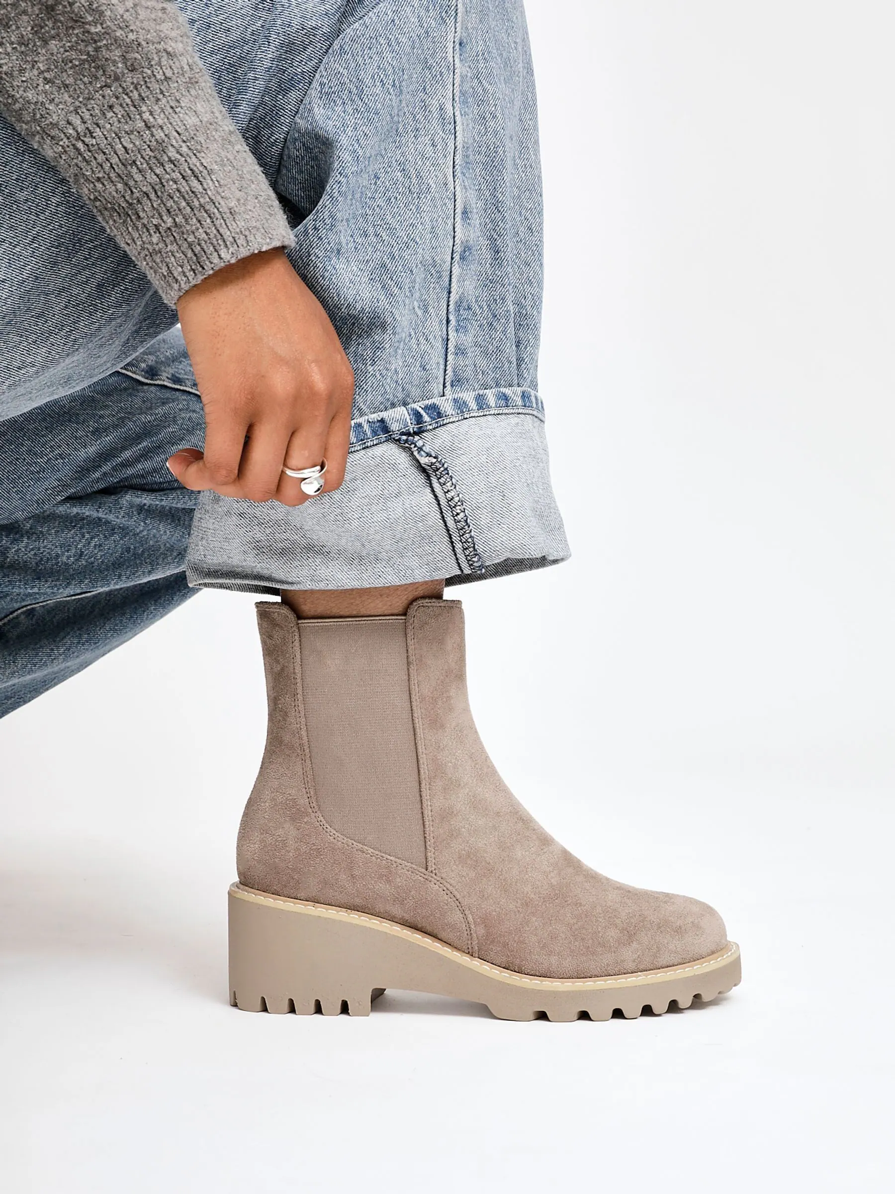 Linzi Attend Chelsea Wedge Boots