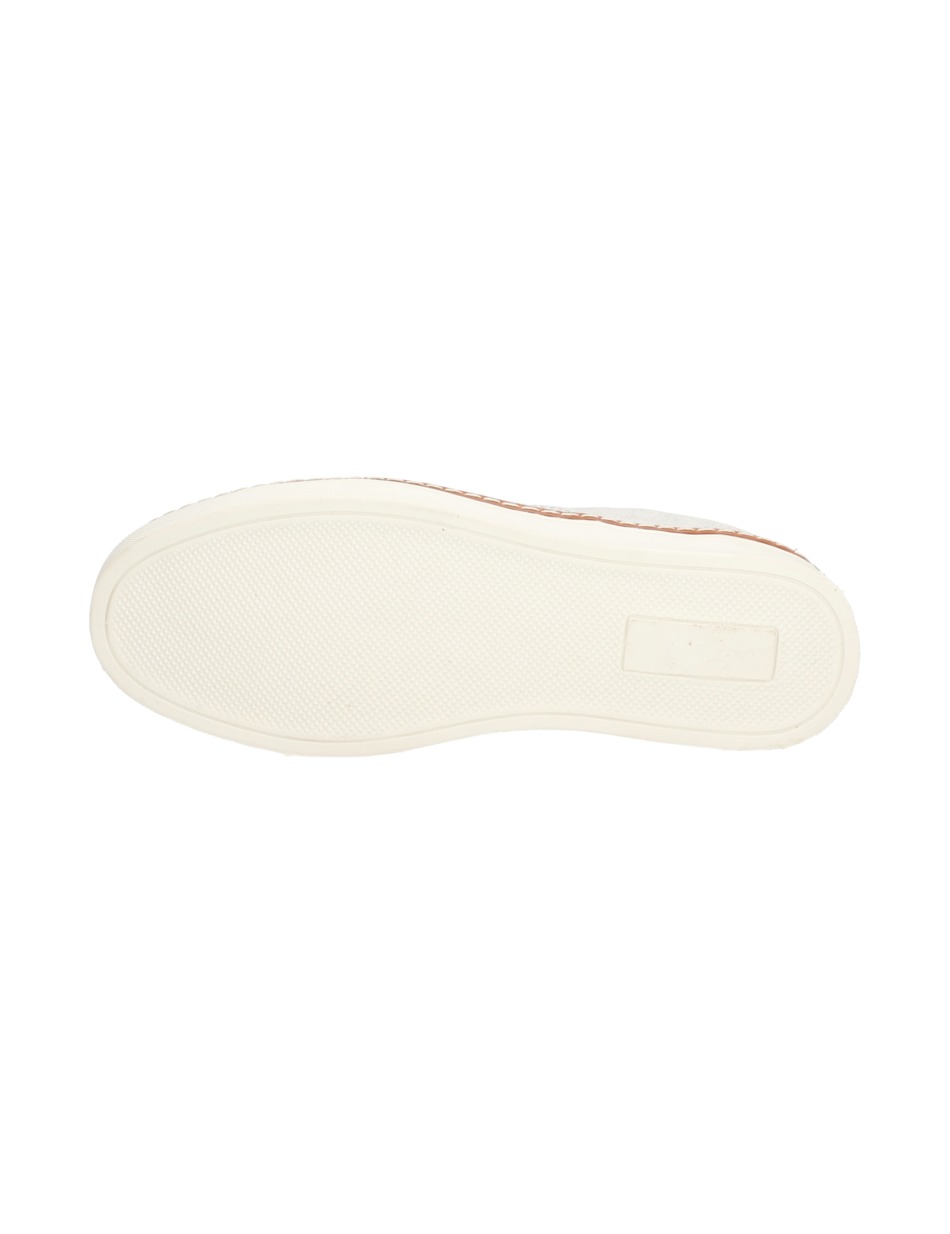 Canvas Sneaker