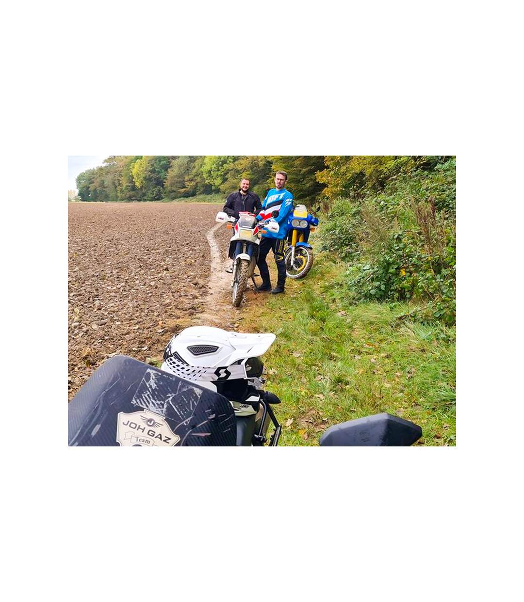 Journée de randonnée en moto avec équipement de pilote intégral et collations - SMARTBOX - Coffret Cadeau Sport & Aventure