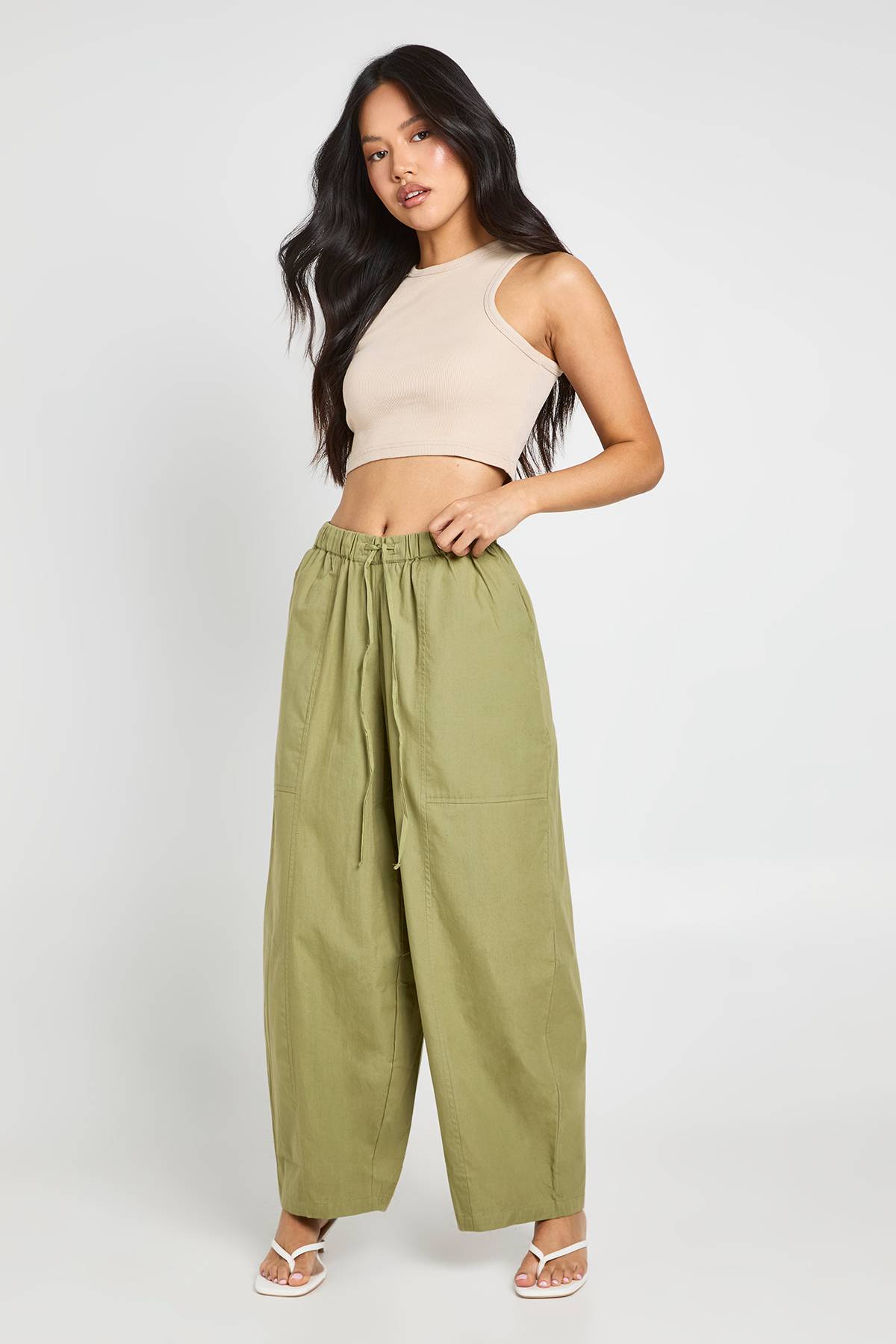 boohoo Pantalon Popeline À Jambe Tonneau Avec Cordon De Serrage Petite