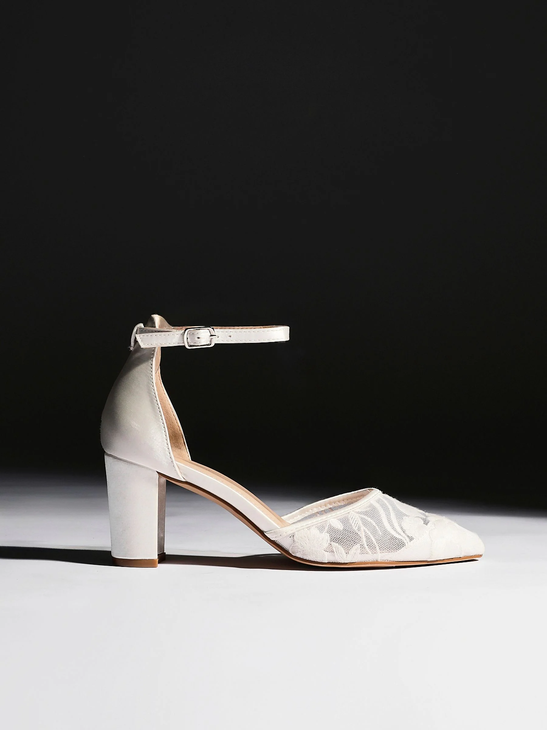 Linzi Essence Floral Lace Court Heels