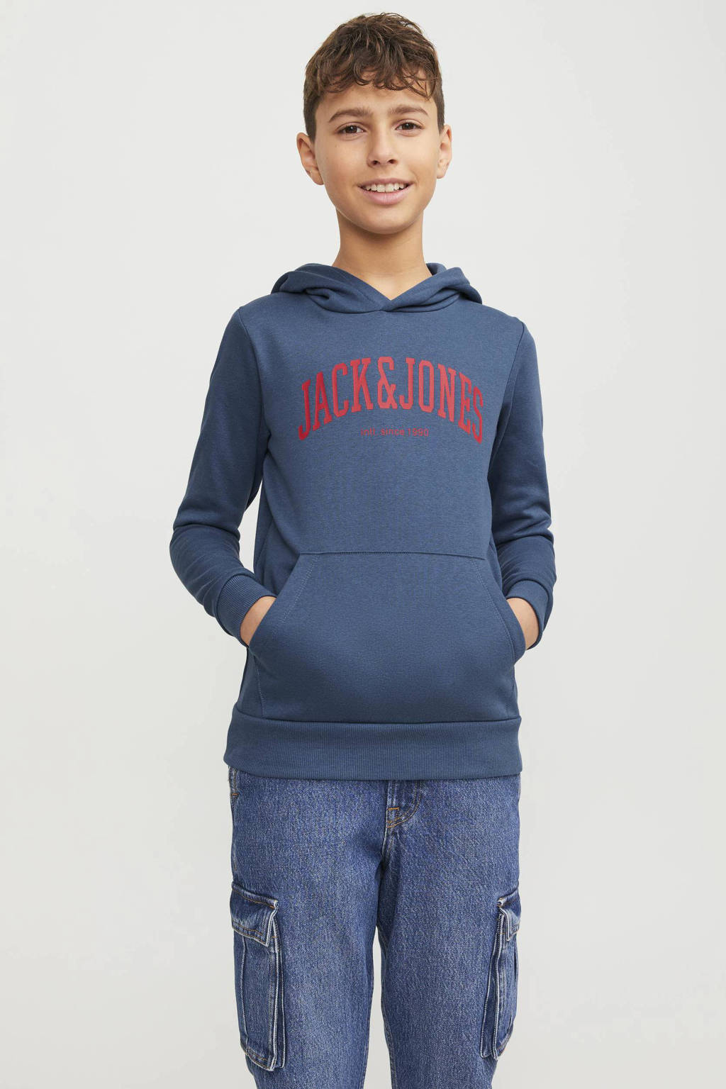 JACK & JONES hoodie JJEJOSH SWEAT HOOD SN JNR met tekst blauw/rood