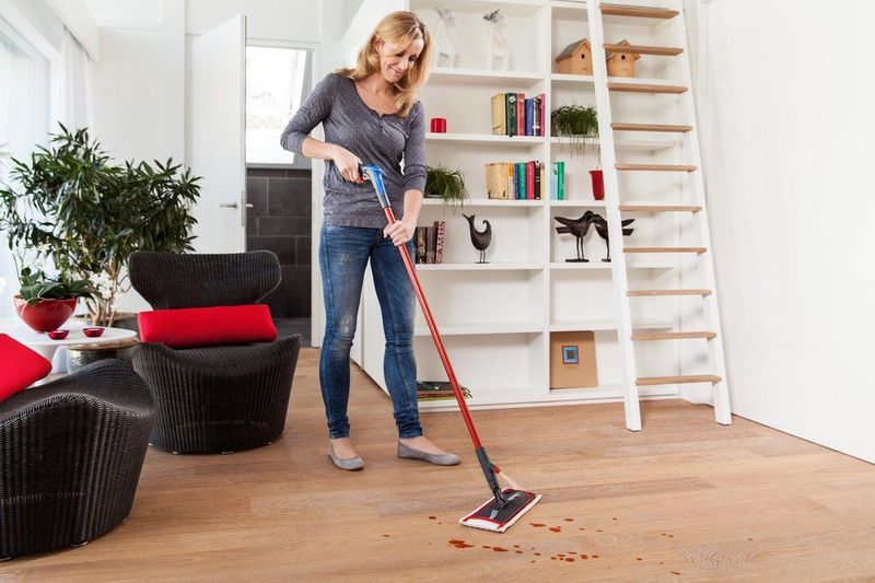 Vileda 1.2. Spray spraymop - Microvezelmop met spraysysteem - Geschikt voor alle soorten vloeren