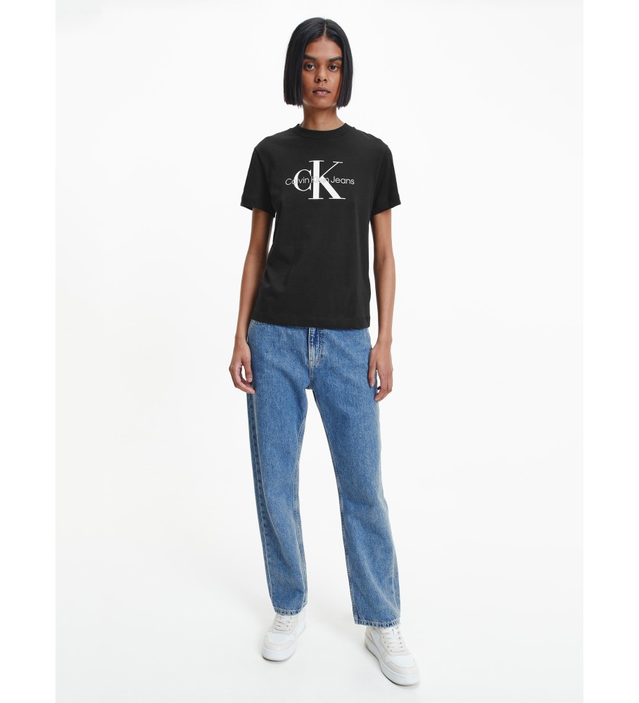 Camiseta preta com monograma da Calvin Klein Jeans