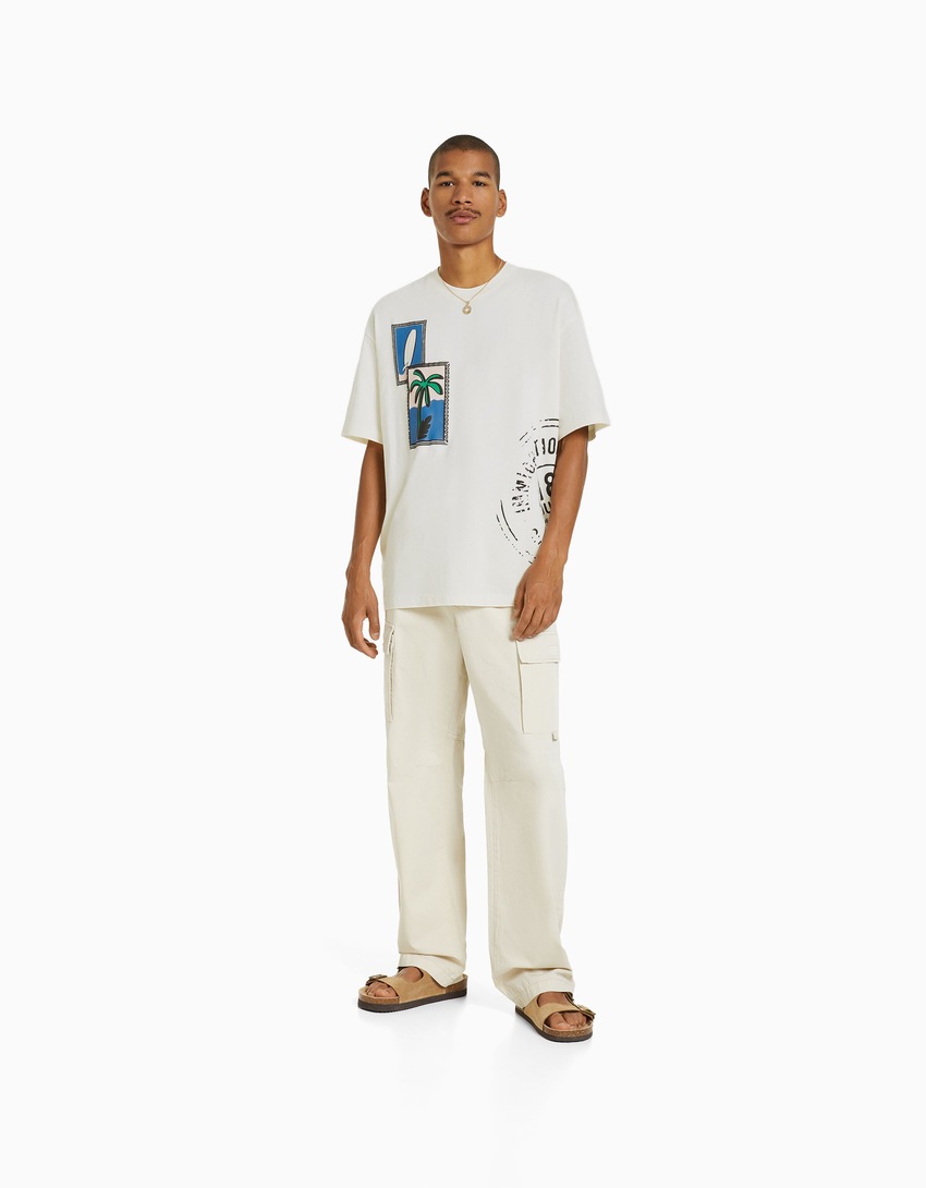 Camiseta de manga curta com estampa e modelagem quadrada