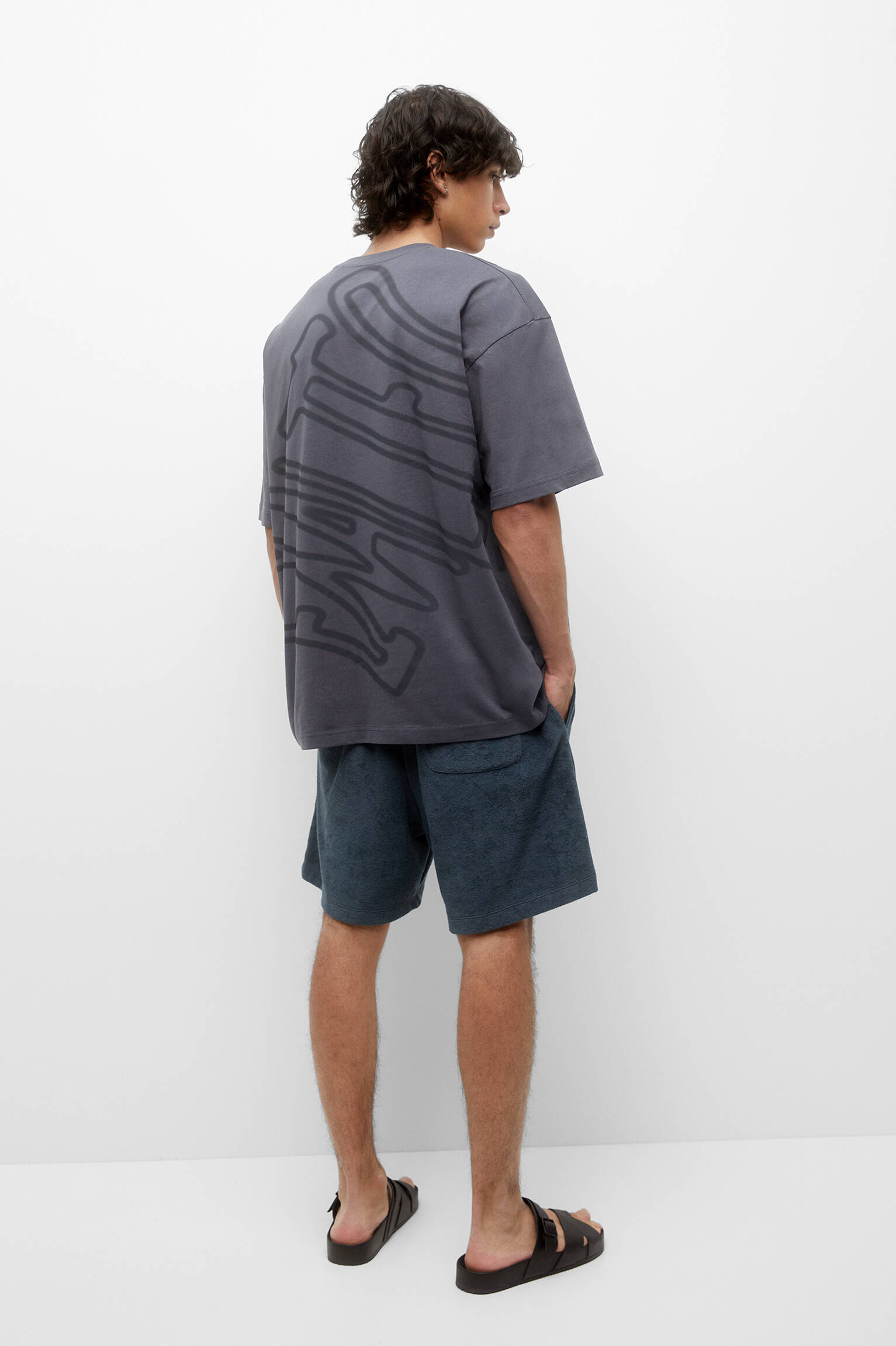 CAMISETA DE MANGA CURTA EXTRA SOLTA - CINZA
