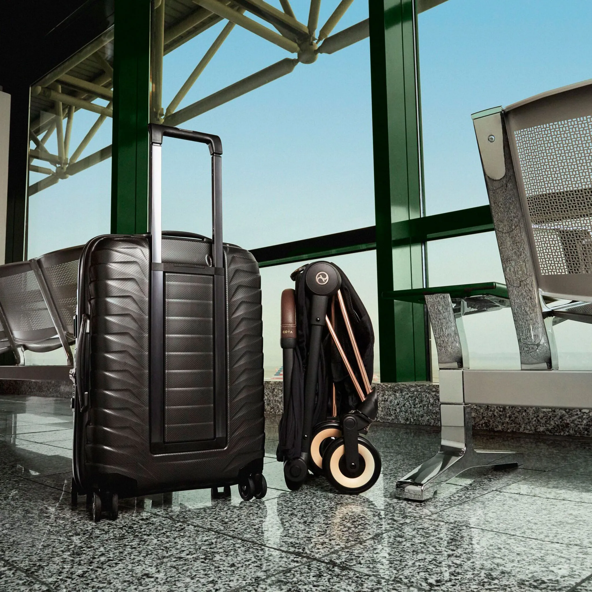 Cybex Poussette Coya - Cadre noir mat avec siège noir sépia