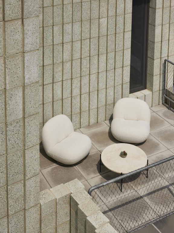 Gubi Pacha outdoor draaibare fauteuil Chevron
