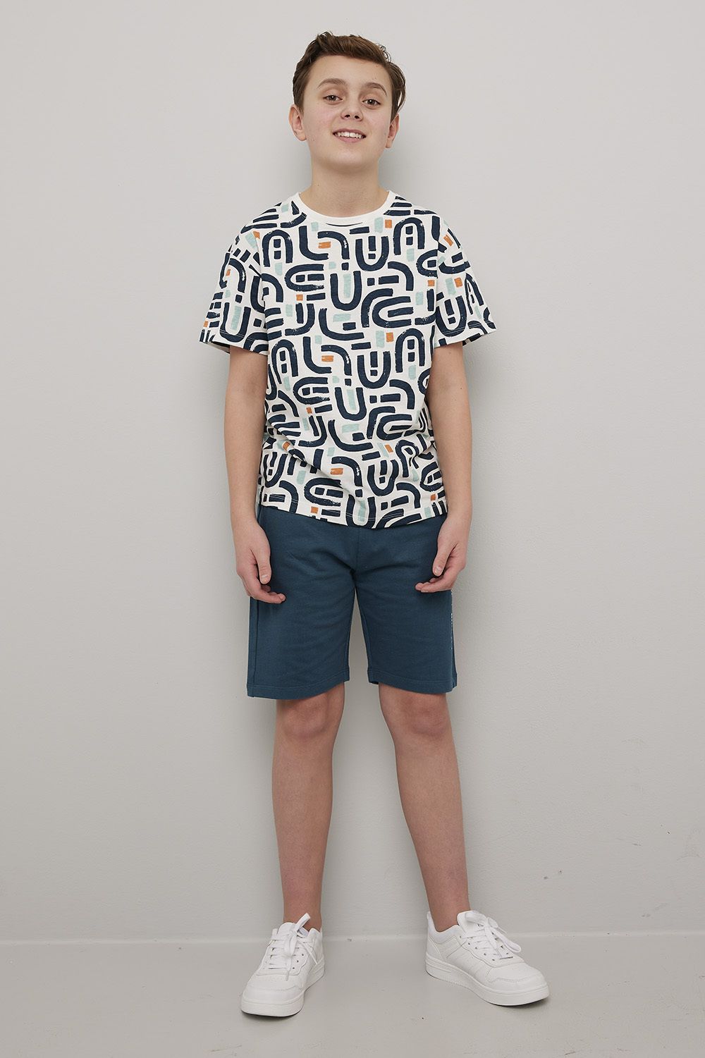 Shorts med tekstprint Isak