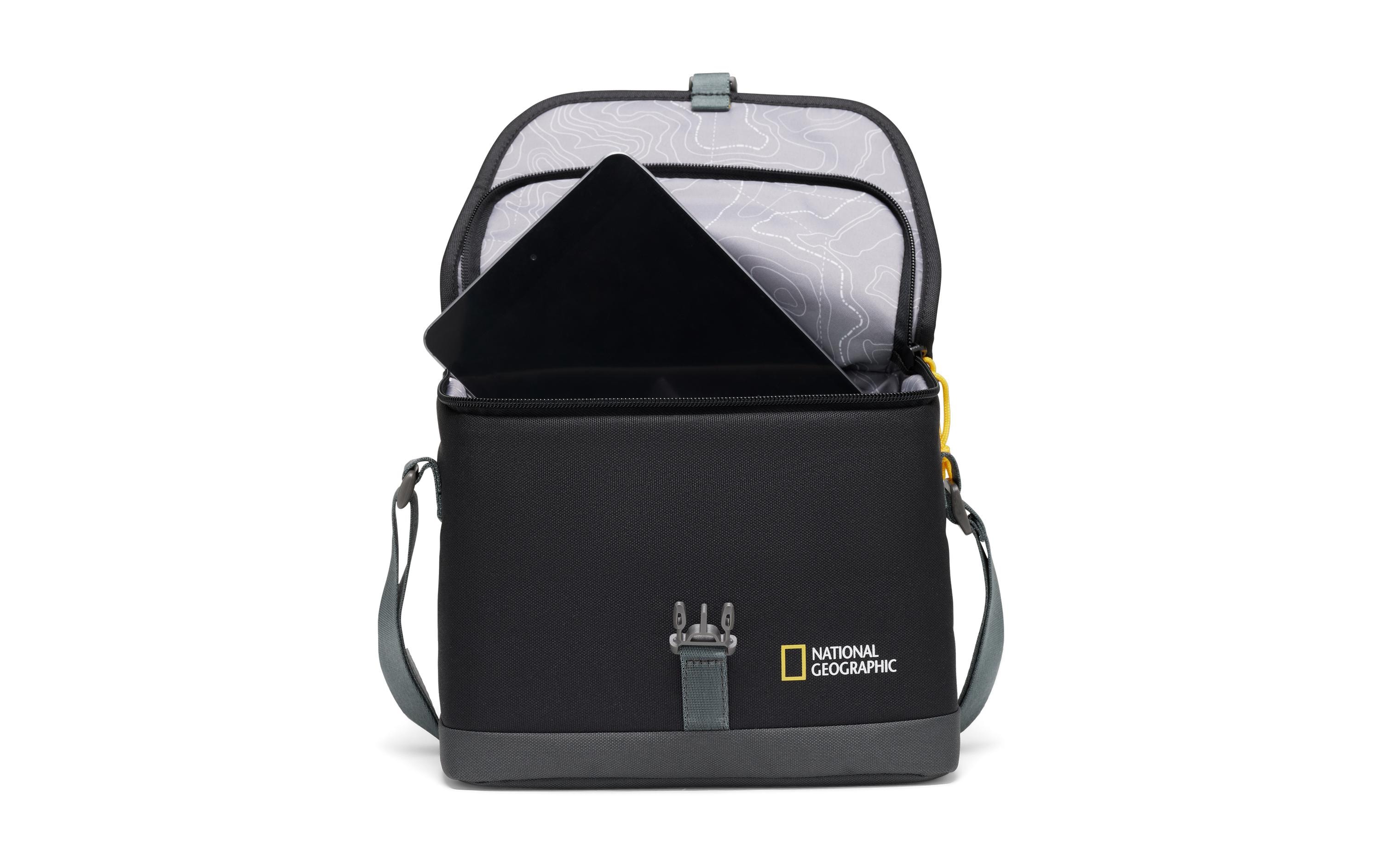 Fotokamera EOS R7 Kit inkl. RF-S 18-150 F3.5-6.3 IS STM<br>Hybrid-Systemkamera mit 128 GB SDXC-Karte und praktischer Kameratasche