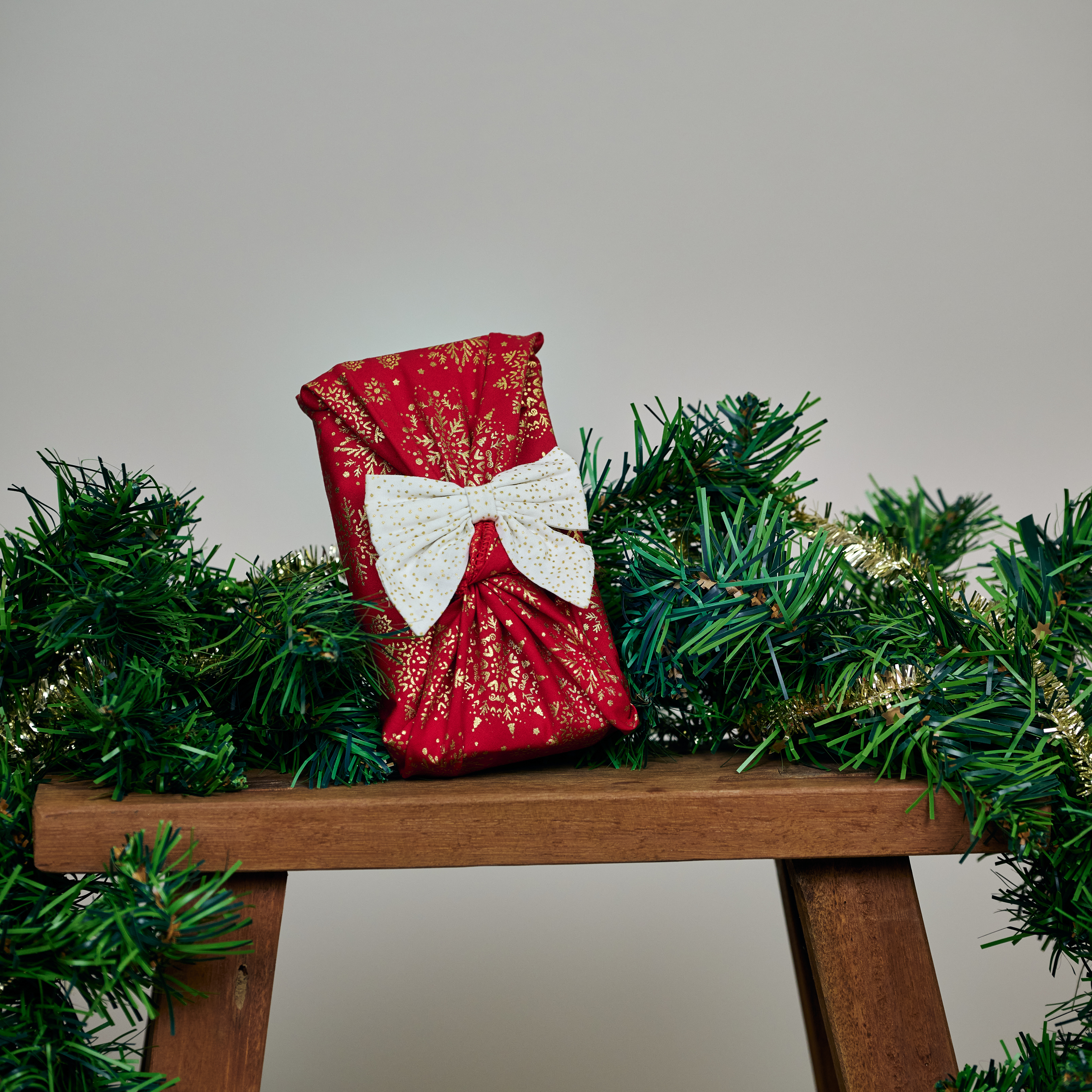 Furoshiki Petit 35 X 35 Cm Ex2448 Flocon De Noel Or Rouge