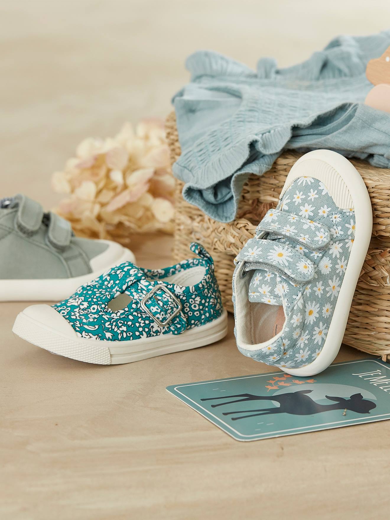 Tênis de lona com tiras autoadesivas para bebês meninas, multicoloridos