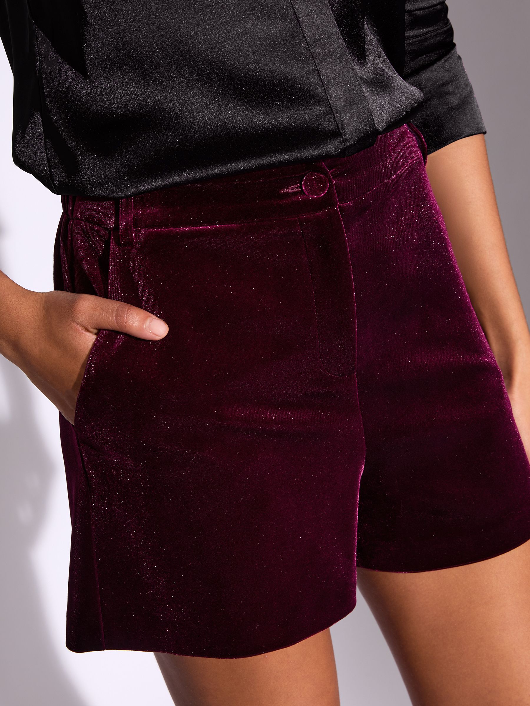 Bordeauxrood fluweel - Lipsy - Modieus gesneden short