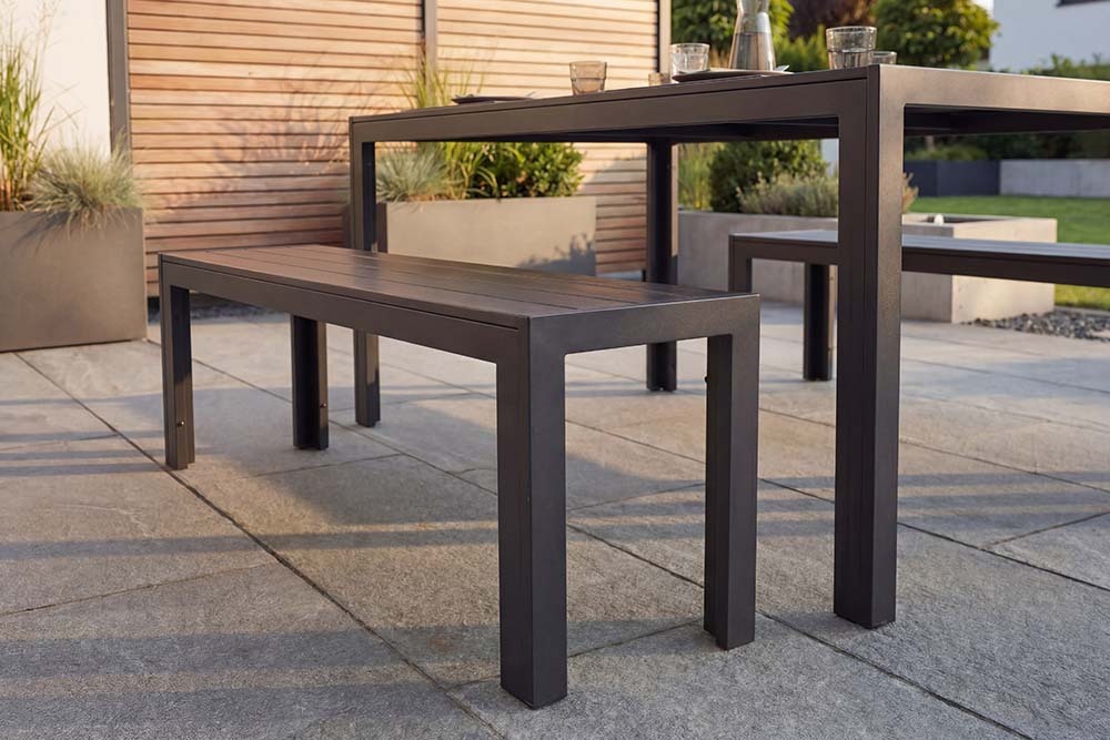 Moderne Gartenbank DESIGNO 130cm anthrazit schwarz Aluminium wetterfest Outdoor Sitzbank