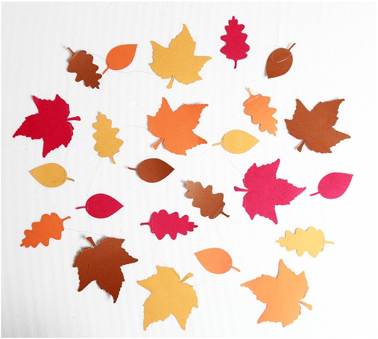 (4m) Deko Blätter Girlande Herbstlaub Girlande - Orange / Rot / Braun