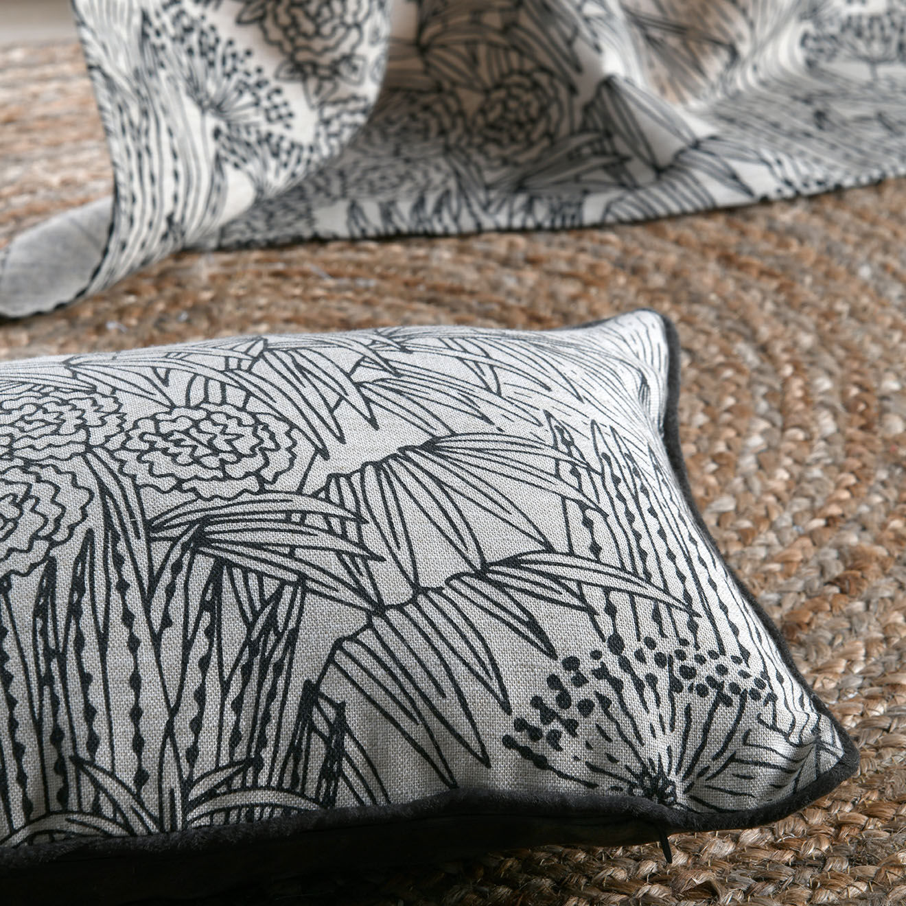 Stof Coussin Orphée Solveig noir - 30x50 cm
