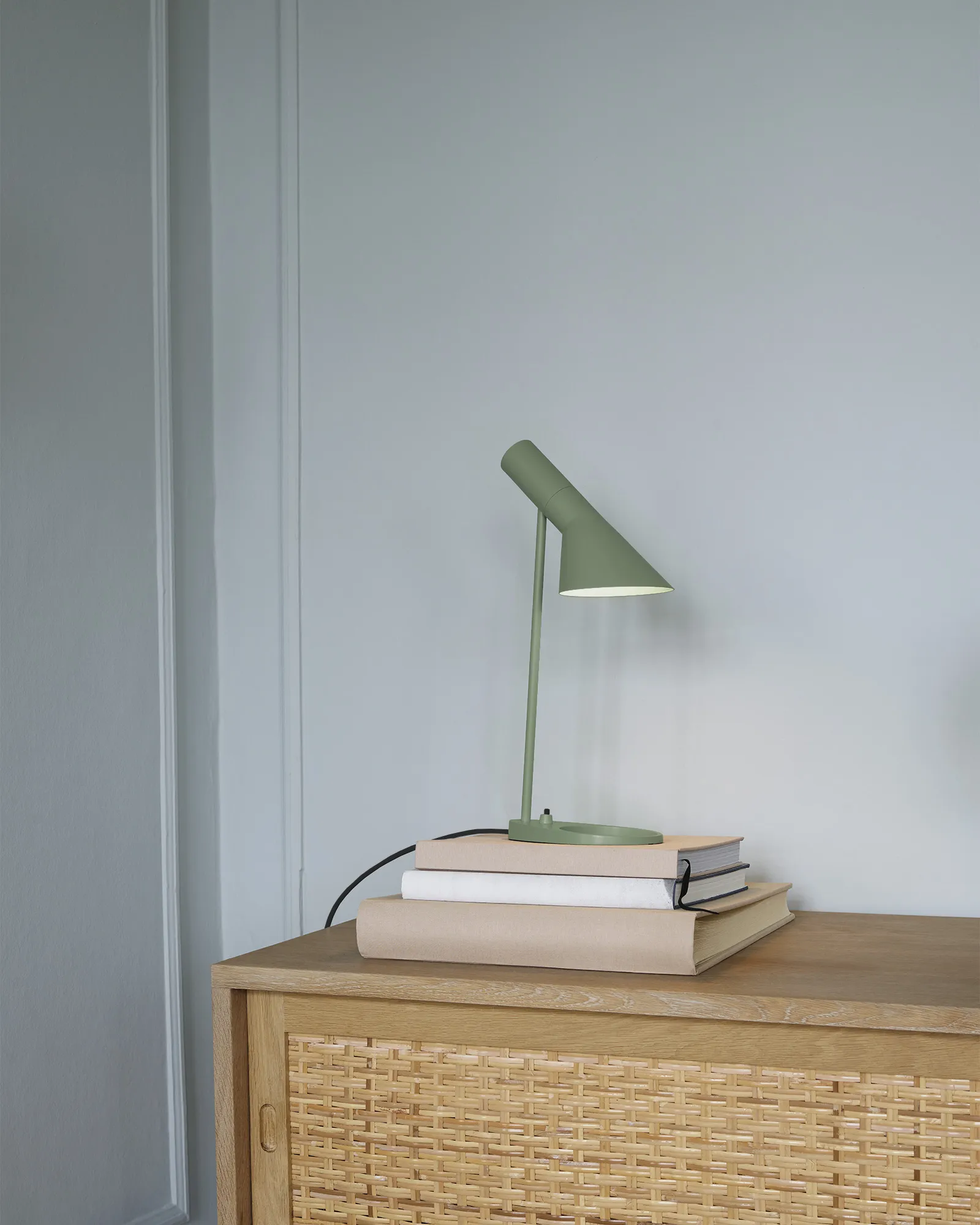 Louis Poulsen AJ Mini Table Lamp - Universal Plug